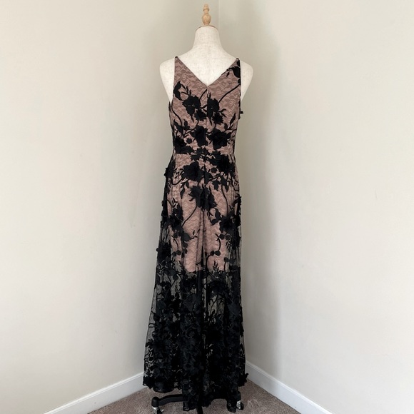 Dress the Population Black and Nude Floral Lace Full Length Dress - Size M - Picture 3 of 4